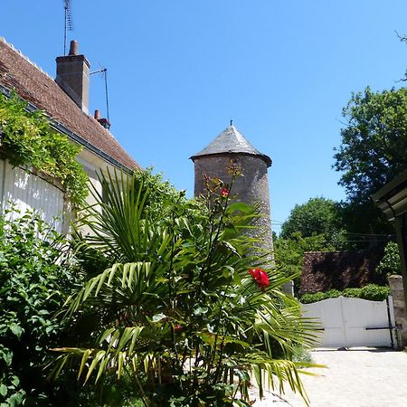 Gite De La Tour De Loire - 65 M2 Au Pied D'Une Tour De Gue Du 17Eme Siecle Mer Εξωτερικό φωτογραφία