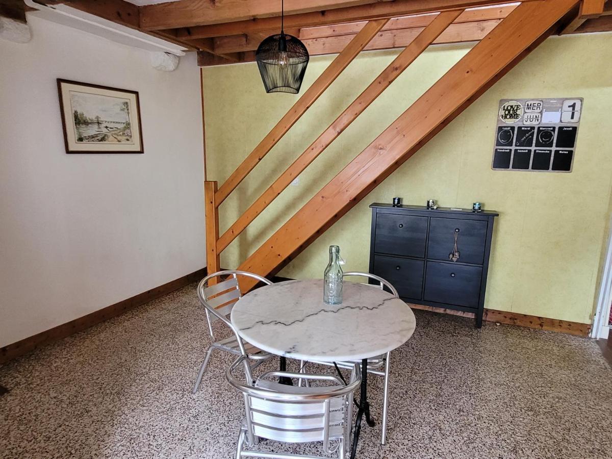 Gite De La Tour De Loire - 65 M2 Au Pied D'Une Tour De Gue Du 17Eme Siecle Mer Εξωτερικό φωτογραφία