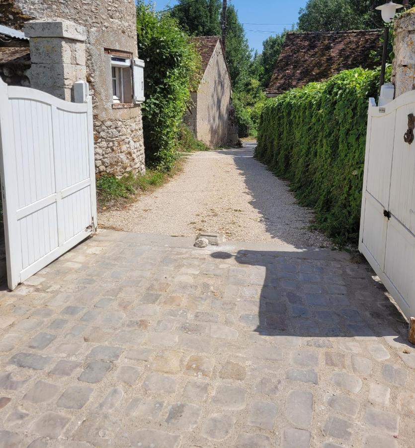 Gite De La Tour De Loire - 65 M2 Au Pied D'Une Tour De Gue Du 17Eme Siecle Mer Εξωτερικό φωτογραφία