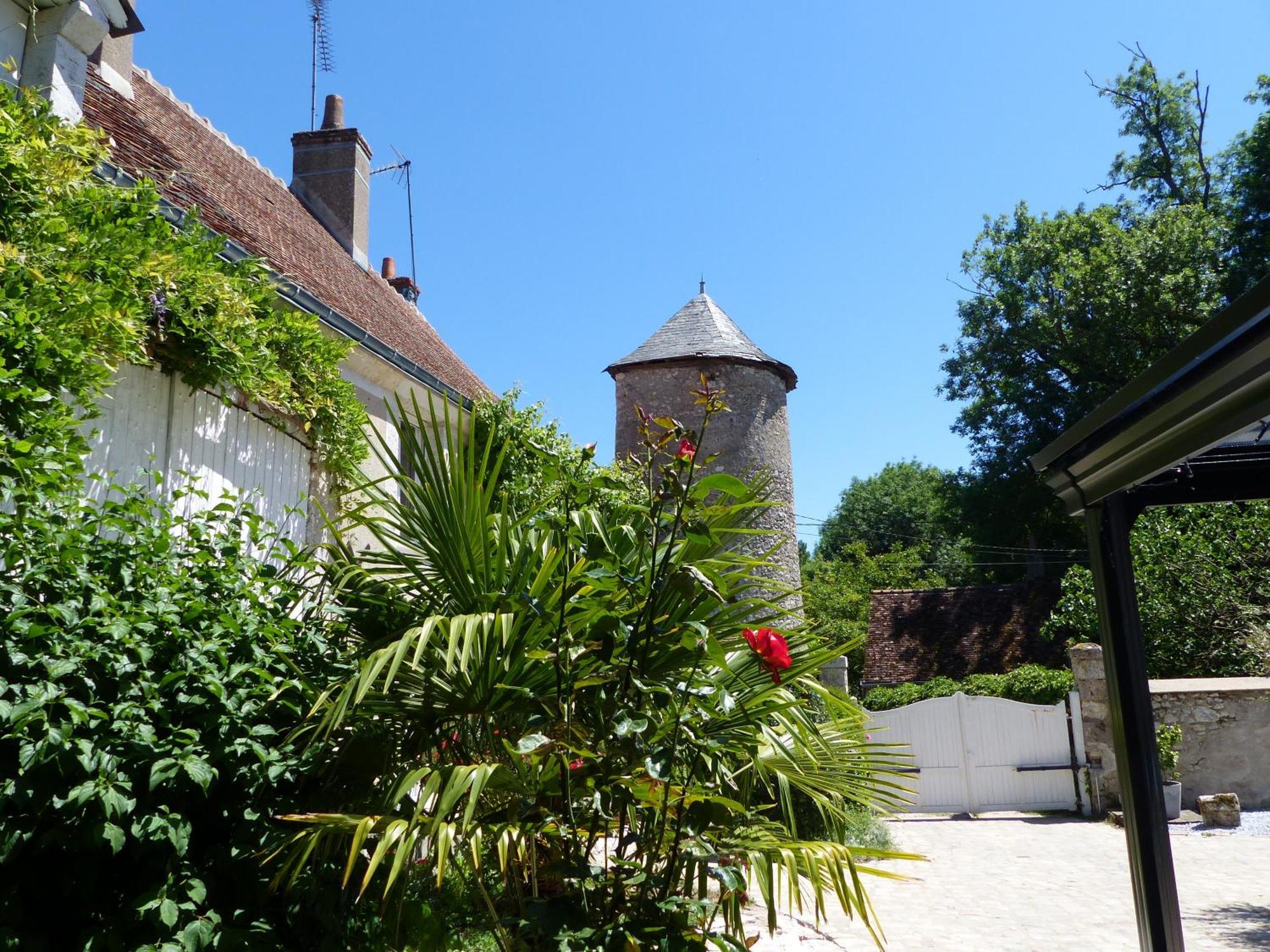 Gite De La Tour De Loire - 65 M2 Au Pied D'Une Tour De Gue Du 17Eme Siecle Mer Εξωτερικό φωτογραφία
