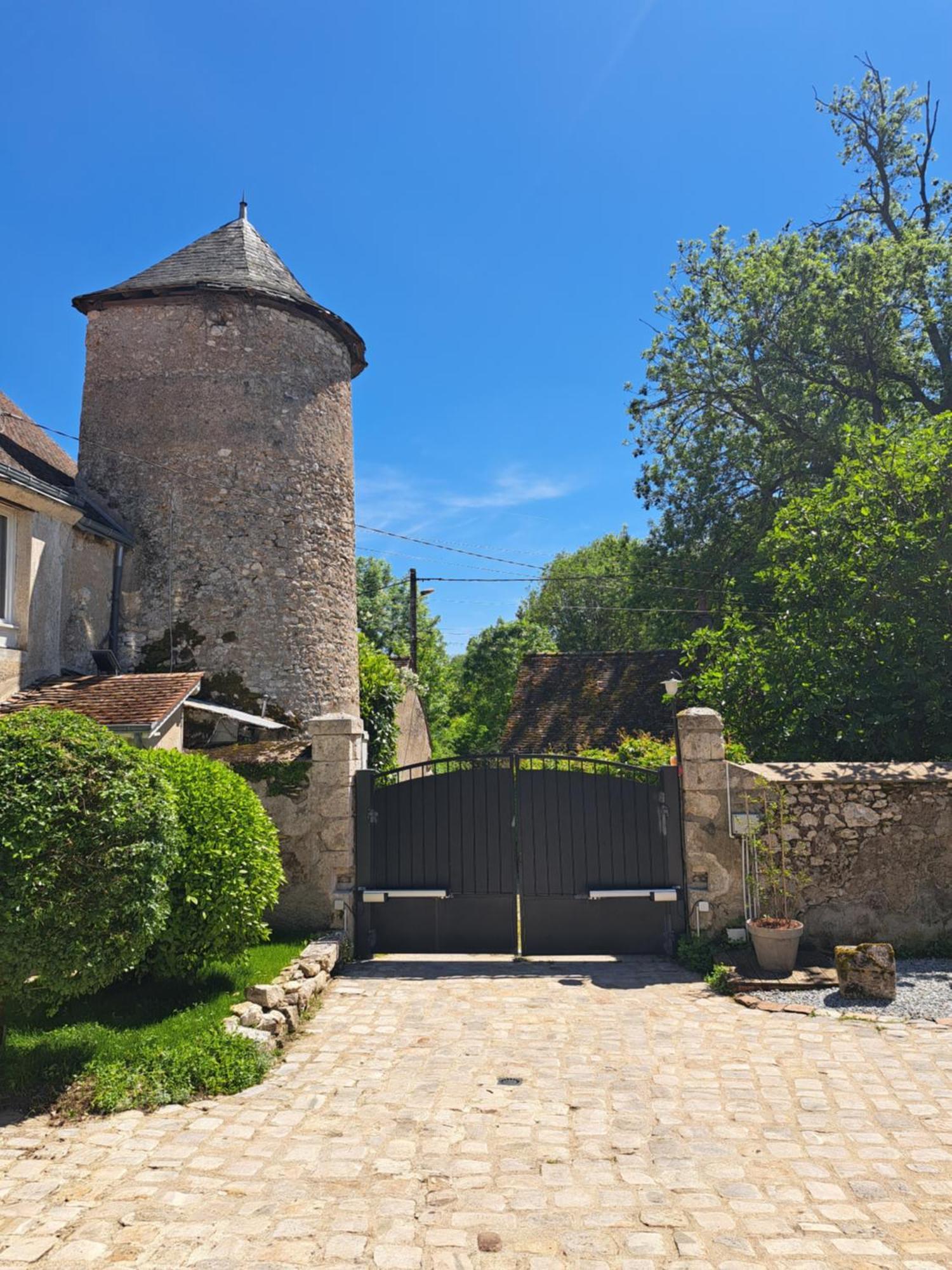 Gite De La Tour De Loire - 65 M2 Au Pied D'Une Tour De Gue Du 17Eme Siecle Mer Εξωτερικό φωτογραφία